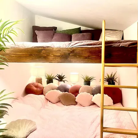Bohemian Eco Apartment *