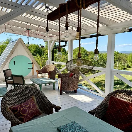 Bohemian Eco Apartment *